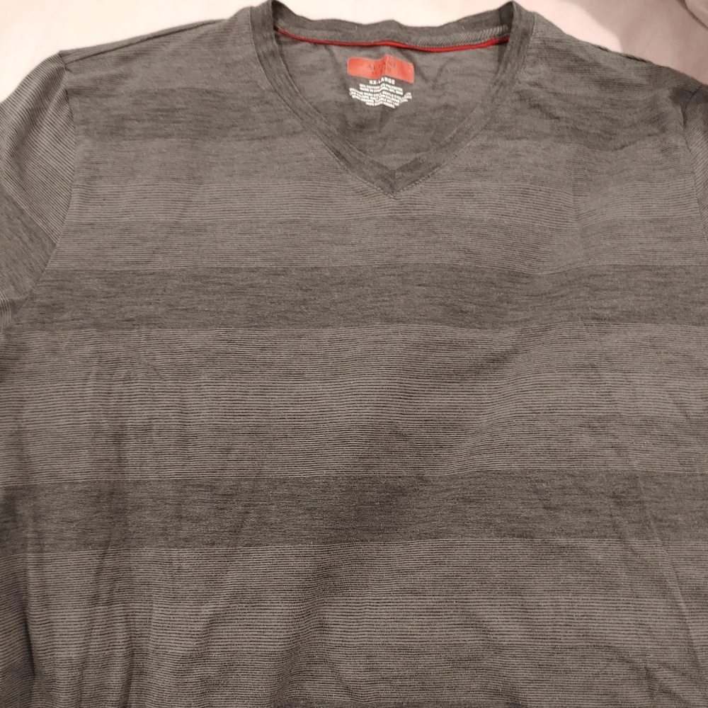 Alfani V-neck T-shirt size XXL